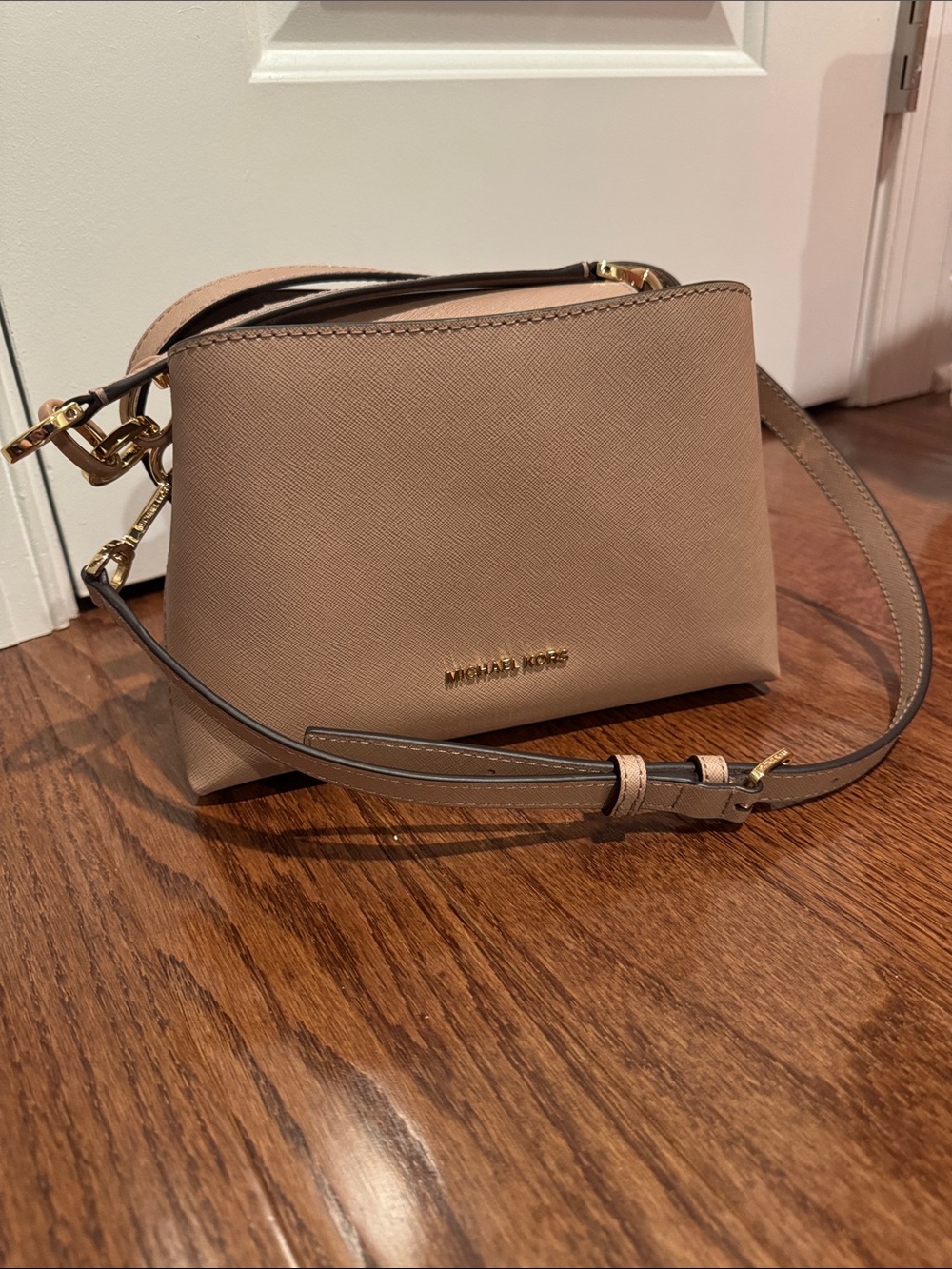 LIKE NEW Michael Kors Portia Blush/Tan Saffiano Leather Crossbody